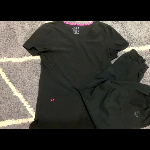 HeartSoul Scrub Set - Picture 3 of 4